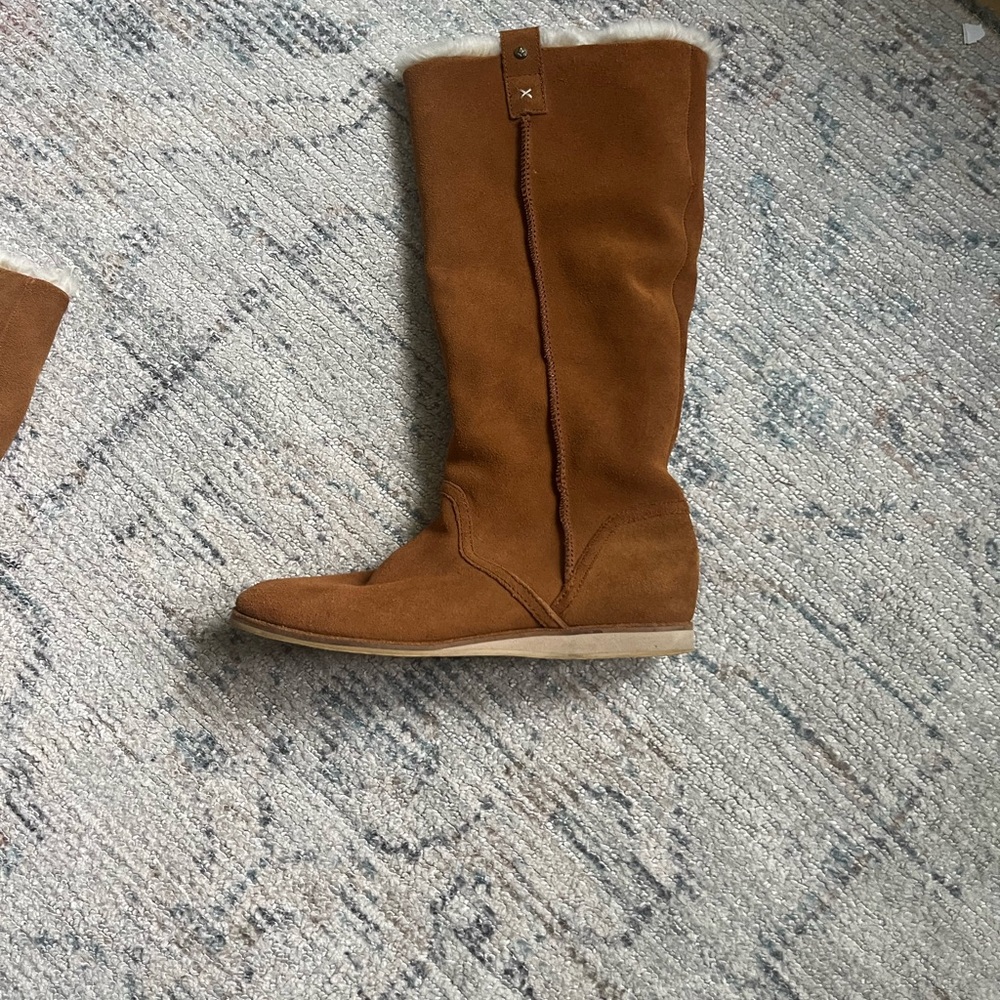 Women's Tan Knee-High Boots